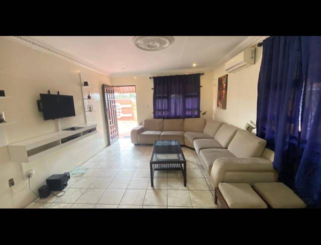 2 BEDROOM HOUSE TO LET IN MONTCLAIR